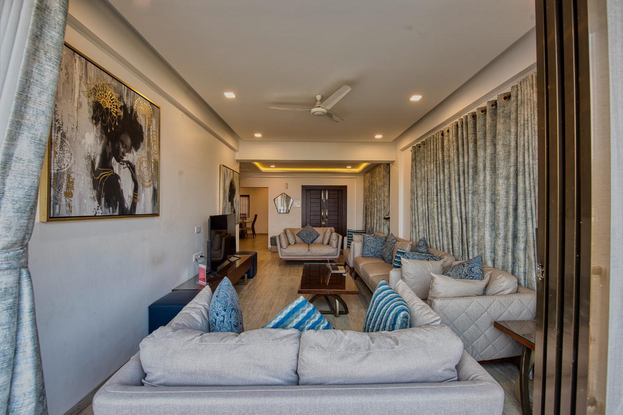 Luxurious 5 Bedrooms Villa in Panchgani - Contemporary Villa