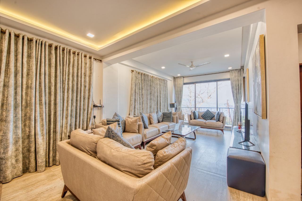 Luxurious 5 Bedrooms Villa in Panchgani - Contemporary Villa