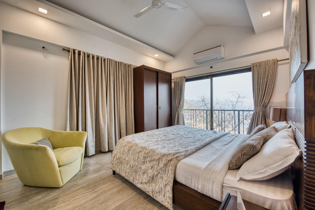 Luxurious 5 Bedrooms Arlington Contemporary Villa in Panchgani