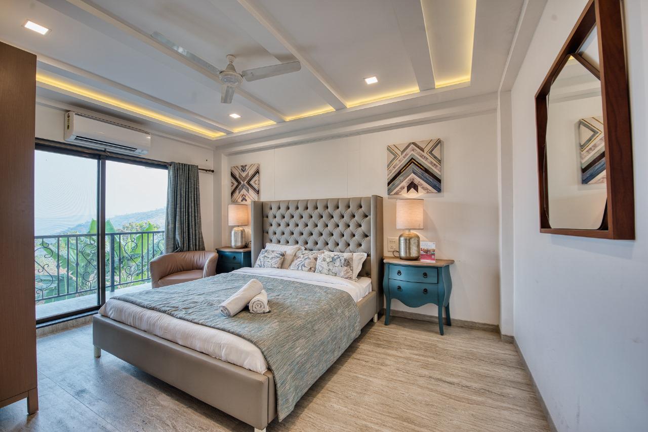 Luxurious 5 Bedrooms Arlington Contemporary Villa in Panchgani