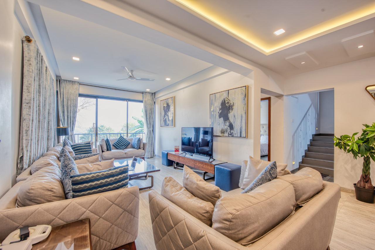 Luxurious 5 Bedrooms Arlington Contemporary Villa in Panchgani